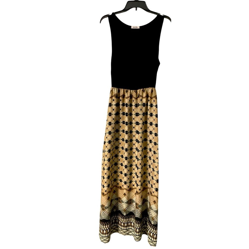 Elegant Black and Gold Patterned Maxi Dress